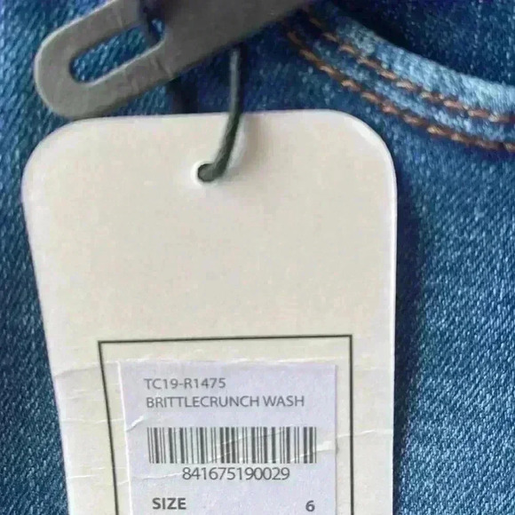 Tahari Kelly classic skinny jeans - Picture 7 of 7